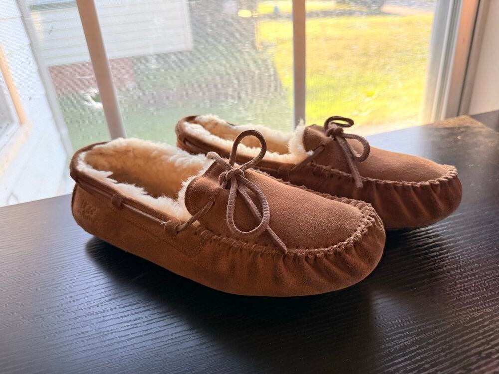 UGG Australia Dakota 5133 Chestnut Suede Sheepskin Moccasin Slippers Womens 8
